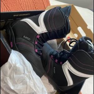 snowboard boots size 8 woman’s